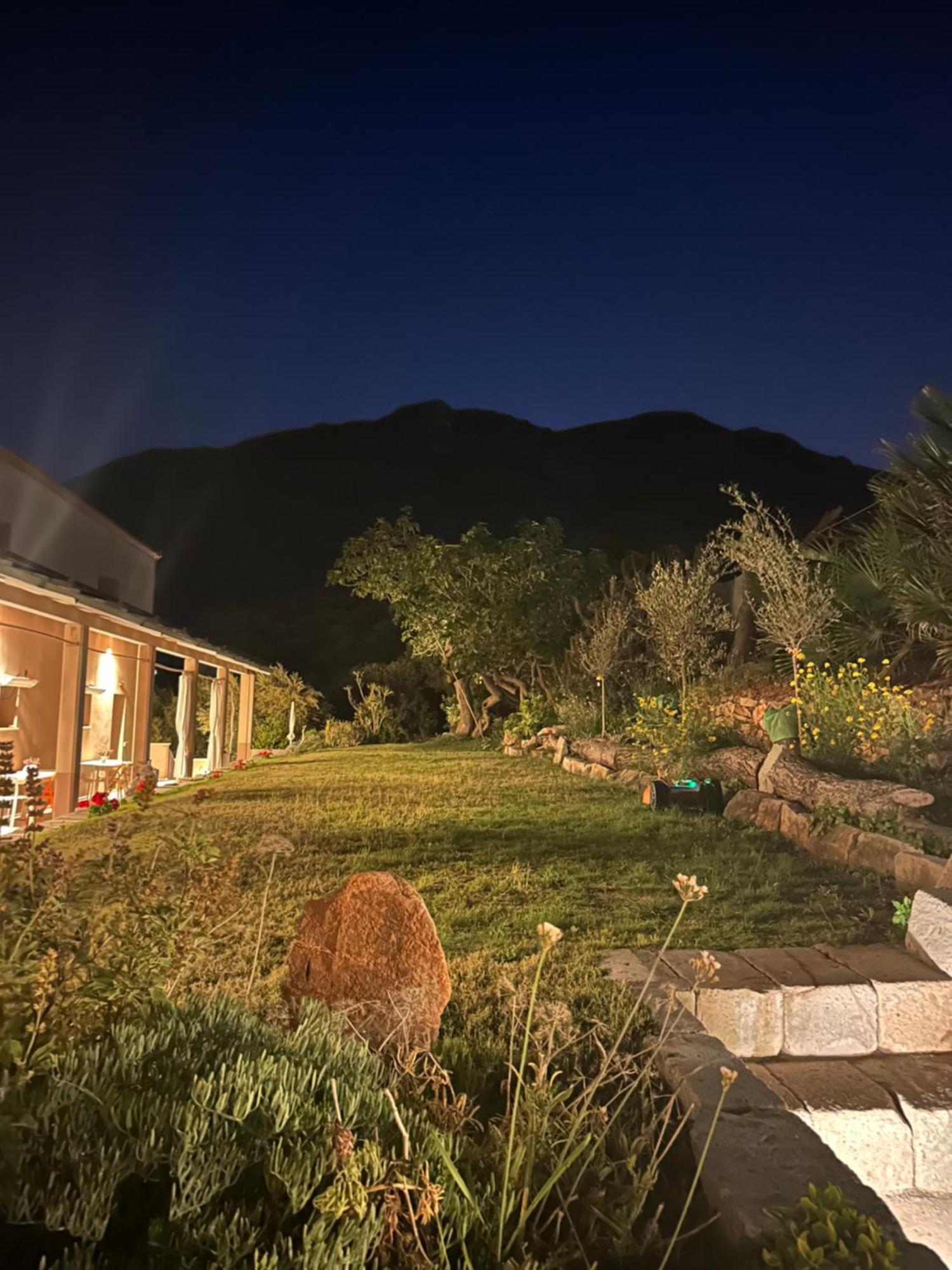 Alelca Domo Bed & Breakfast บุจแจร์รุ ภายนอก รูปภาพ
